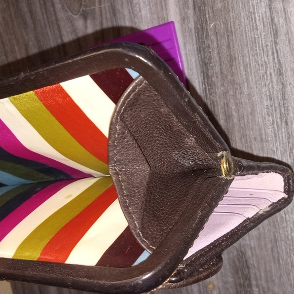 Coach Signature Vintage Kiss Lock And Multi Colored Interior Trifold Wallet - Picture 12 of 13